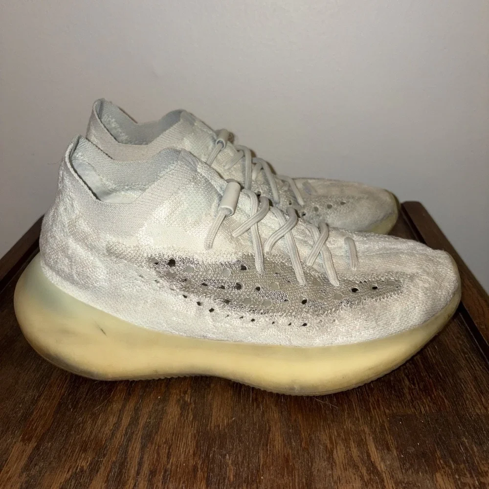 Size 9.5 - adidas Yeezy Boost 380 Calcite Glow 2020‎